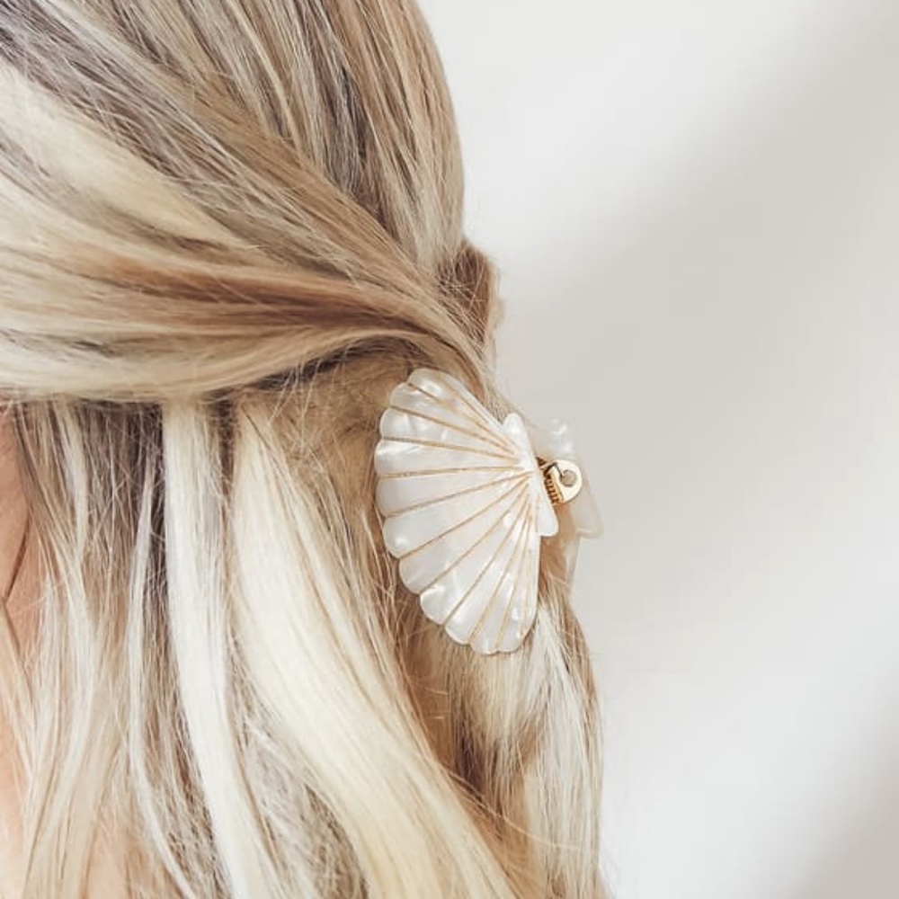 🚨FINAL SALE🚨 LULUS Ocean Oasis Pink and Ivory Marbled Shell Hair Clip Set - Picture 4 of 5